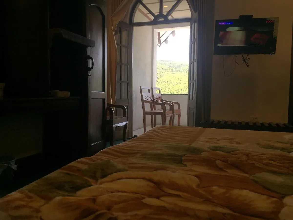 Hotel Silver Falls - Nuwara Eliya 3*,