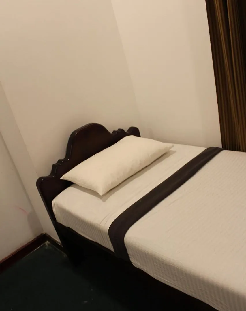Hotel Silver Falls - Nuwara Eliya 3*,