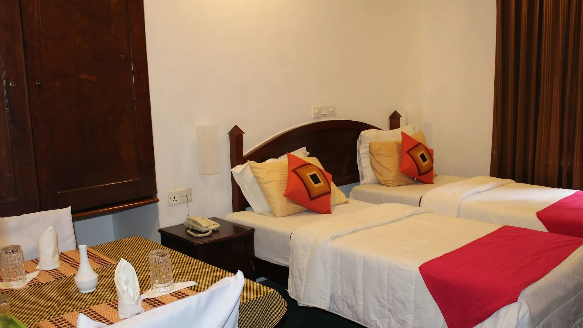 Hotel Silver Falls - Nuwara Eliya
